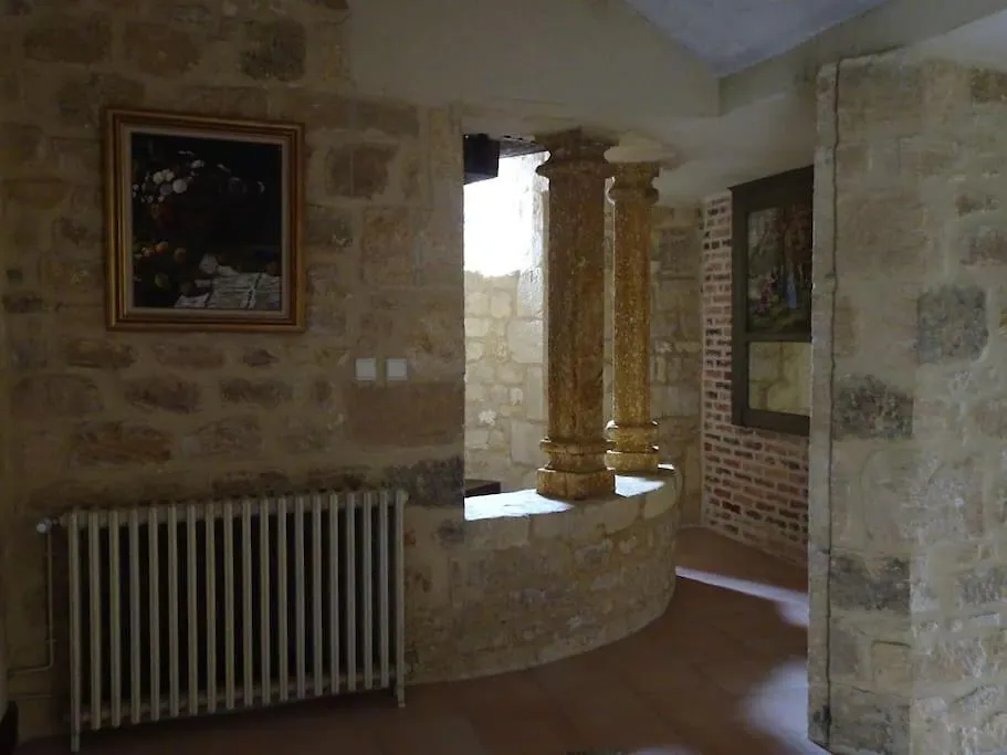 빌라 Chateau A Gourdon Dans Le Lot
