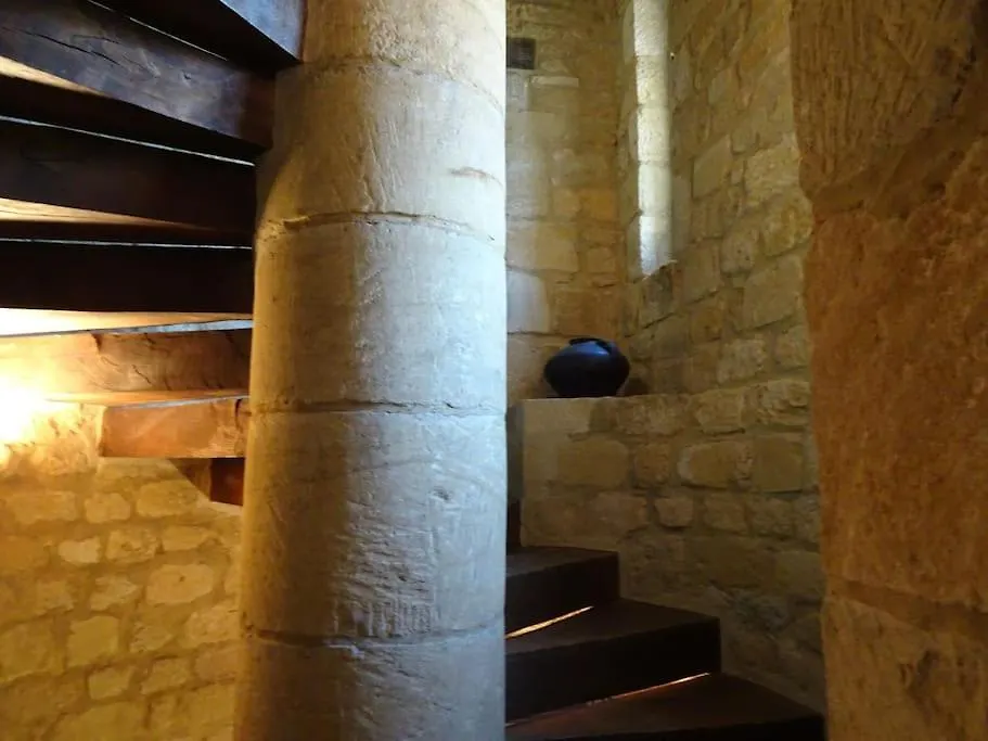 Chateau A Gourdon Dans Le Lot 0*, 구르동-앙-케르시